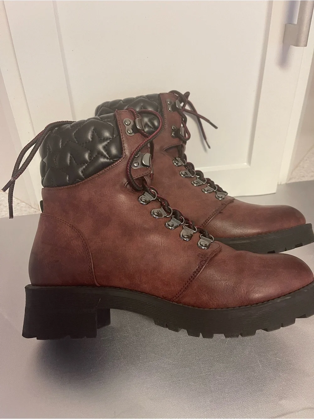 Mia Mackenzie Boots Women’s Burgundy Faux Leather Combats Boots Sz 8.5M